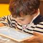 Comment protéger mon enfant des dangers d’internet ?