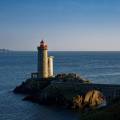 Guide des phares emblématiques de Bretagne : architecture, légendes et accès au public
